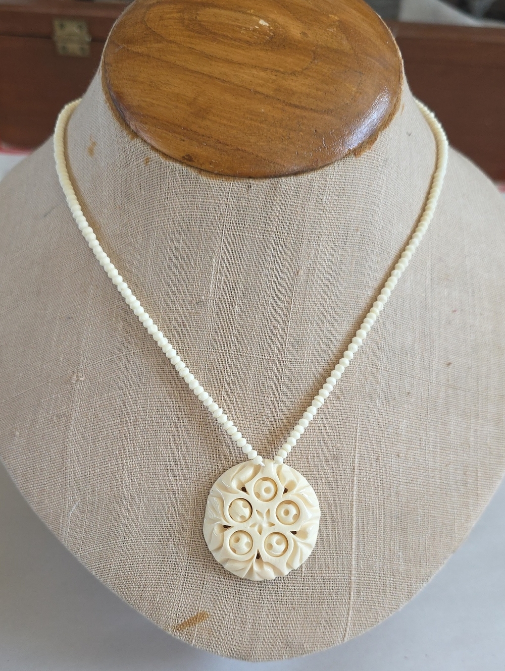 Vintage Bone Carved Puzzle/Fidget Pendant Beaded Necklace